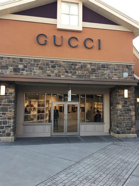 gucci montreal emploi|Gucci Montreal store.